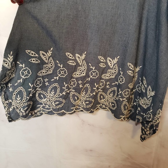 ABERCROMBIE & FITCH ruffle embroidered cold shoulder blouse S - Picture 6 of 9